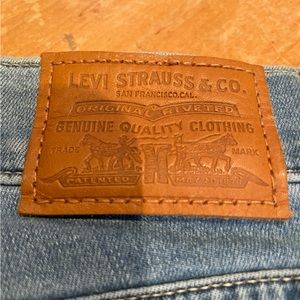 Womens Levi Jeans size 27